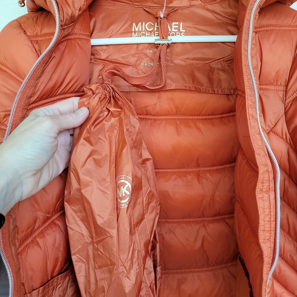 NWT MICHAEL KORS WOMENS PLUS SIZE PACKABLE DOWN HOODED PUFFER COAT SIZE L ORANGE - Picture 6 of 12
